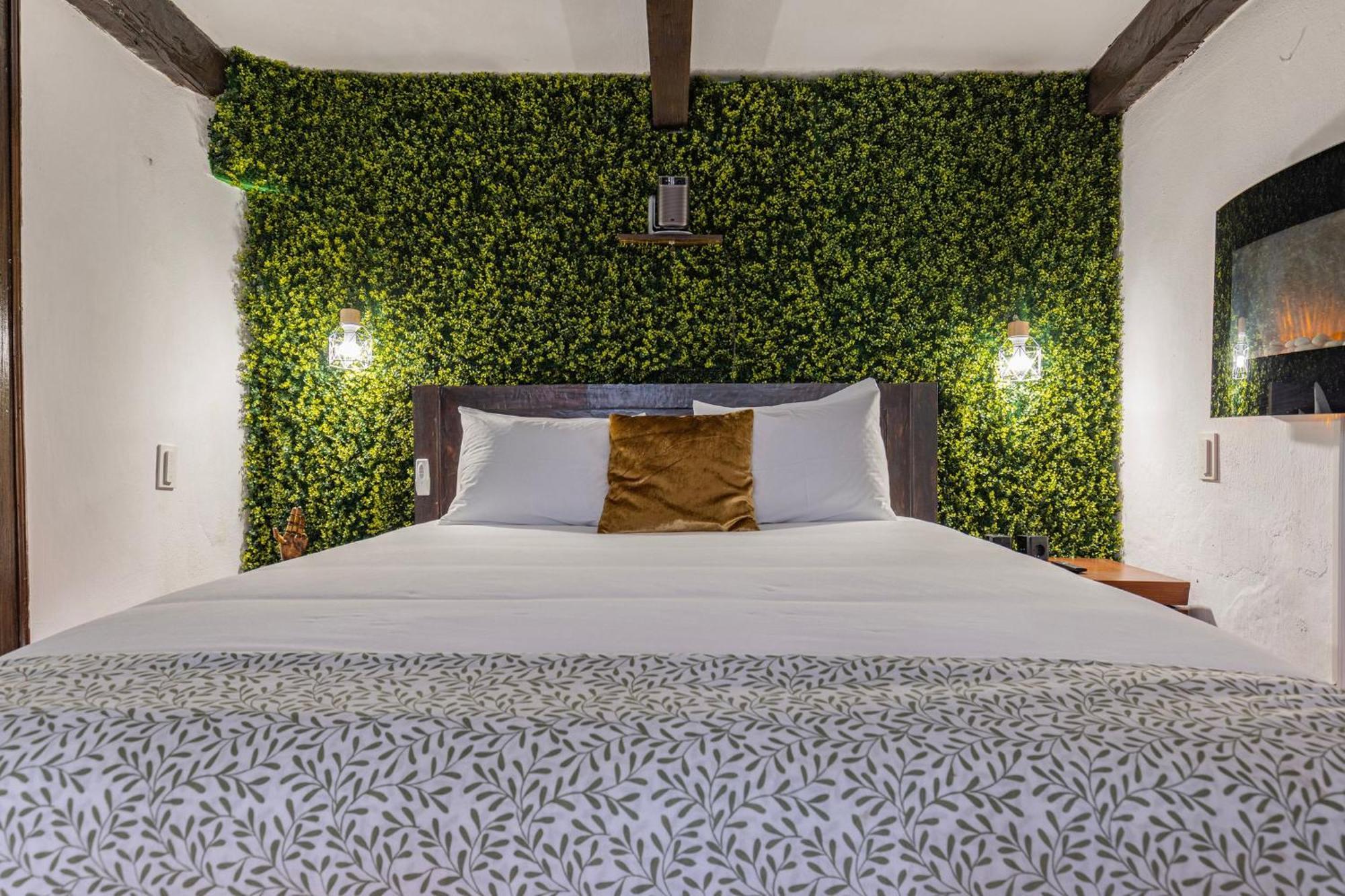 Small Cozy Room In Palace Patio With Hot Tub And Snooker - Sintra Wow Экстерьер фото