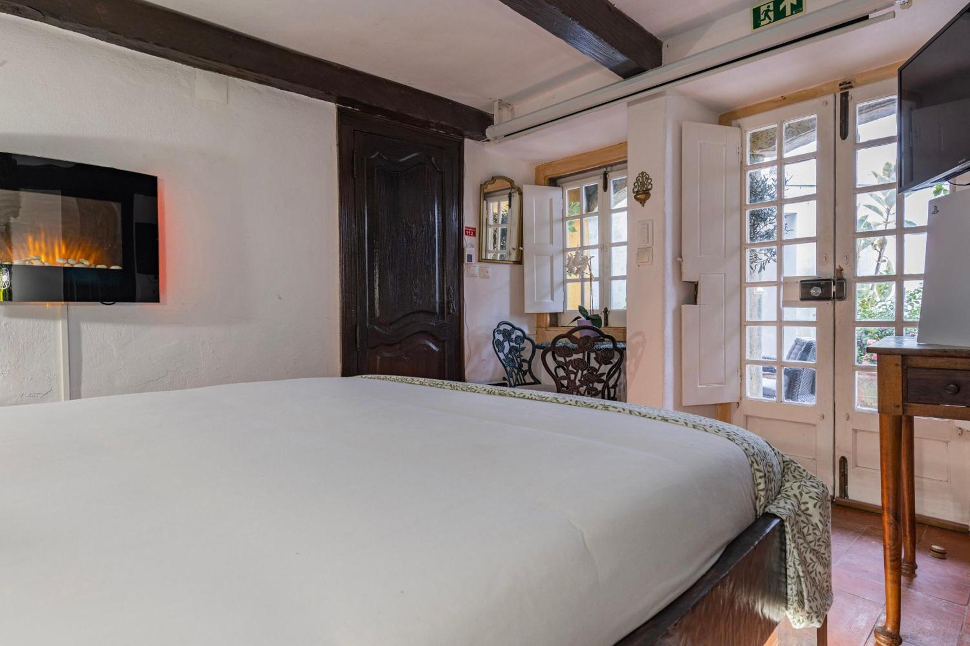 Small Cozy Room In Palace Patio With Hot Tub And Snooker - Sintra Wow Экстерьер фото